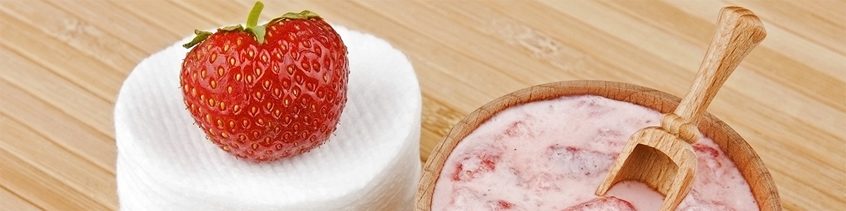 Strawberry Face Mask Blog Article Header Banner 1200x300