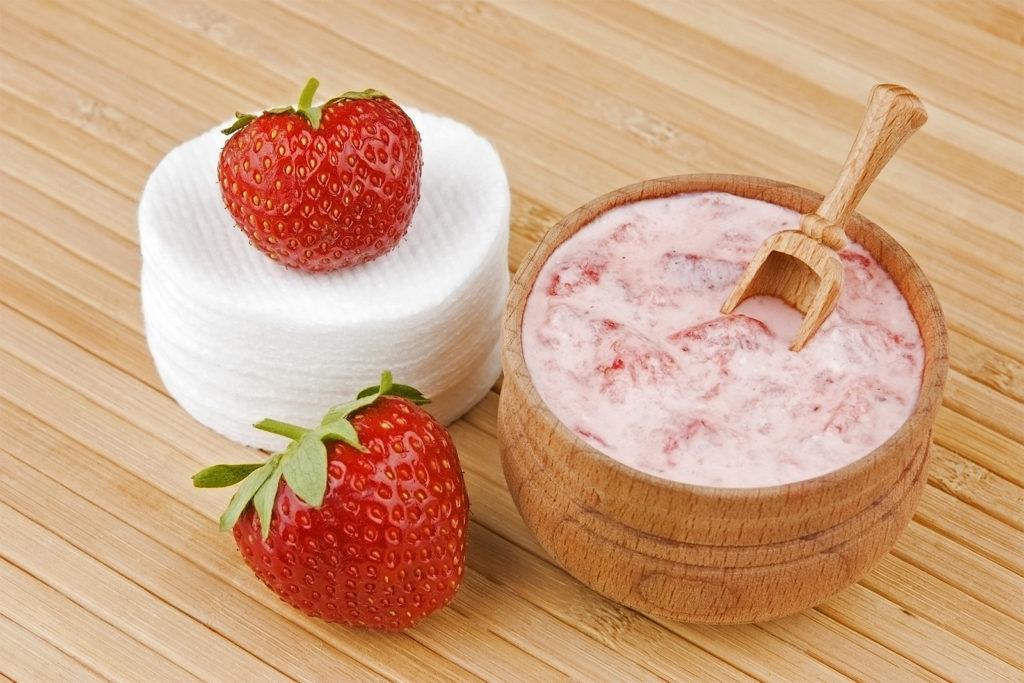 Strawberry Face Mask Main Blog Page Image 1600x1067