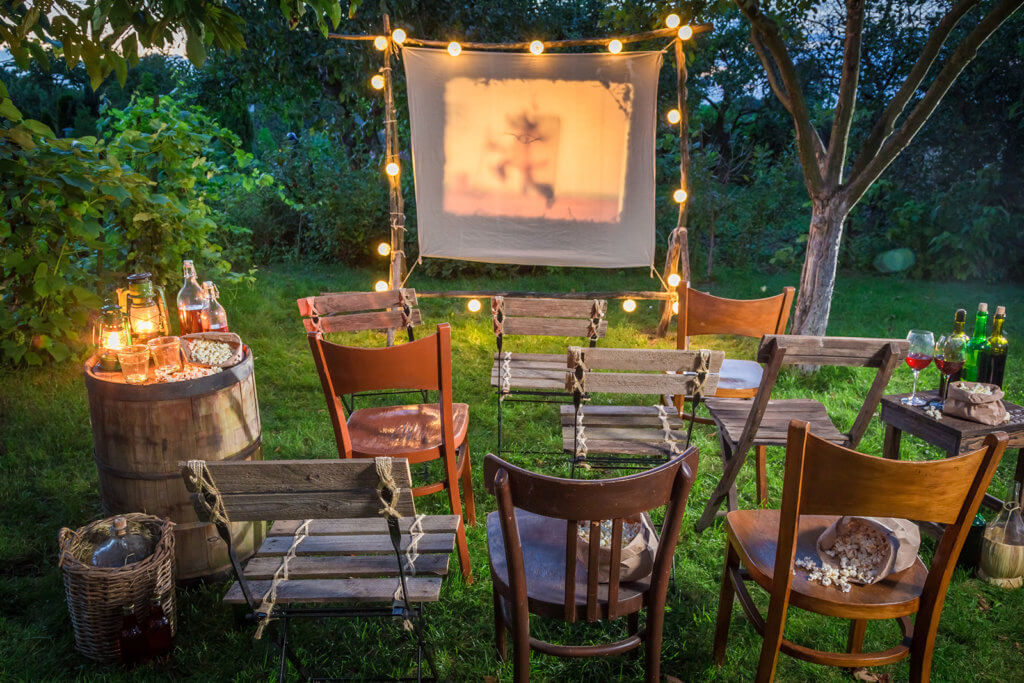 Perfect Backyard Movie Night 1600x1067