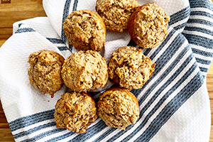 apple pie oatmeal muffins